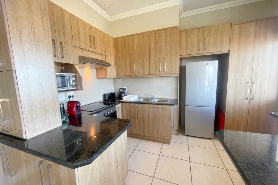 To Let 3 Bedroom Property for Rent in Signal Hill Western Cape